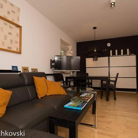 Bahnhofsnahe, Ruhige Und Sonnige 2 Zimmerwohnung Im Dichterviertel Βιζμπάντεν Εξωτερικό φωτογραφία
