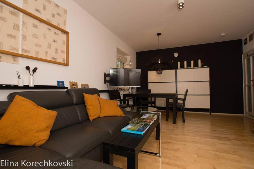 Bahnhofsnahe, Ruhige Und Sonnige 2 Zimmerwohnung Im Dichterviertel Βιζμπάντεν Εξωτερικό φωτογραφία